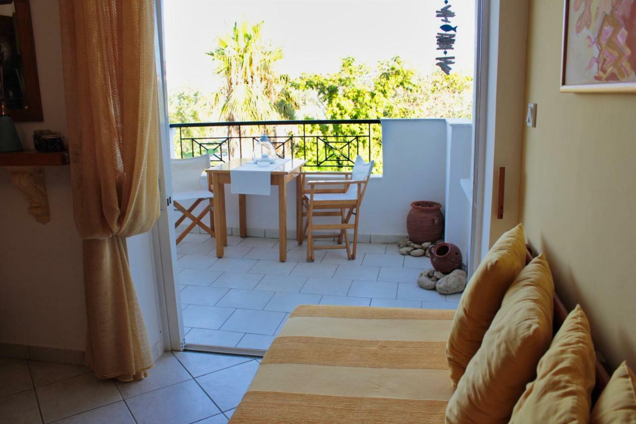 Fokais Beach Apartment Néa Fókaia Екстериор снимка