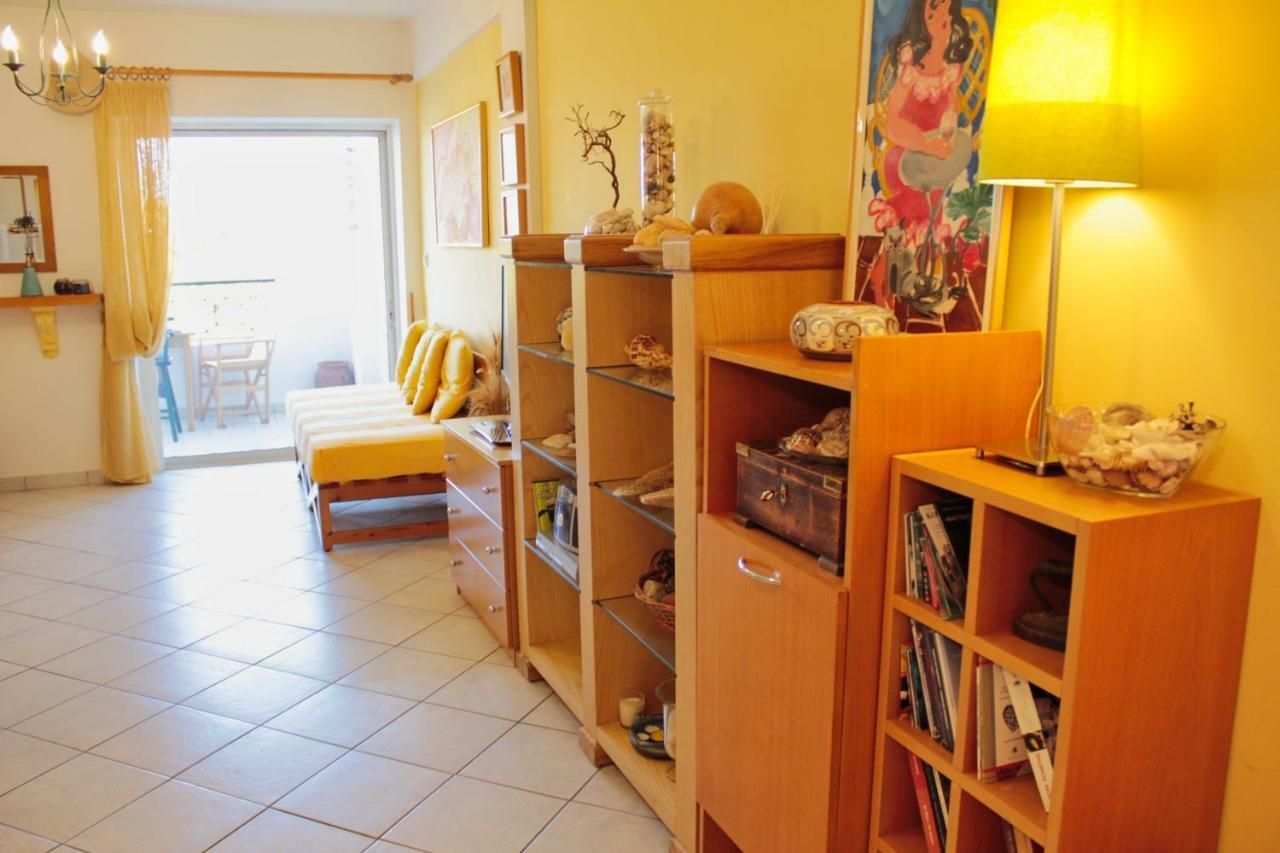 Fokais Beach Apartment Néa Fókaia Екстериор снимка